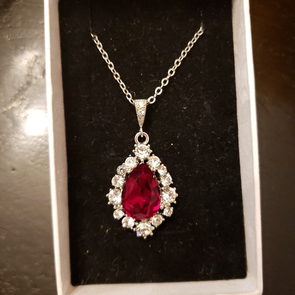 Vintage Red Crystal Necklace - Picture 1 of 3
